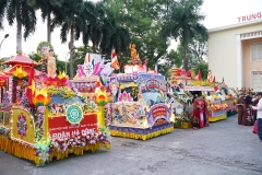 Hà Nội: Phật giáo 30 quận huyện diễu hành xe hoa kính mừng Phật đản PL 2567